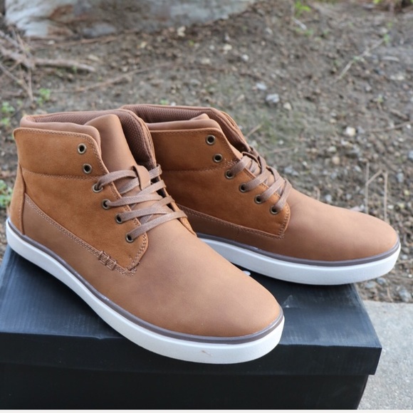 Men light brown high too sneaker - Picture 3 of 5